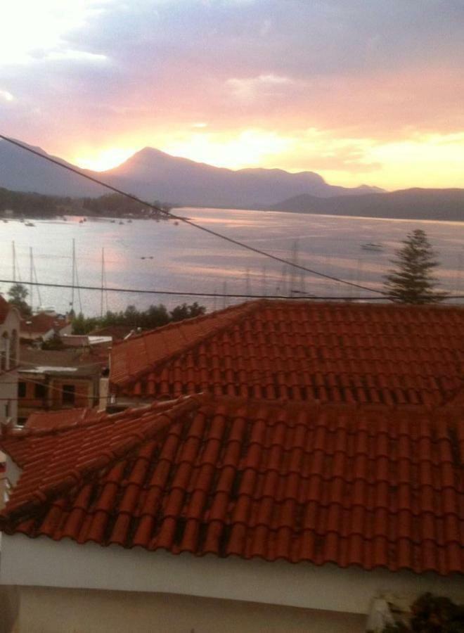 Apartamento Theseus Poros Town Exterior foto